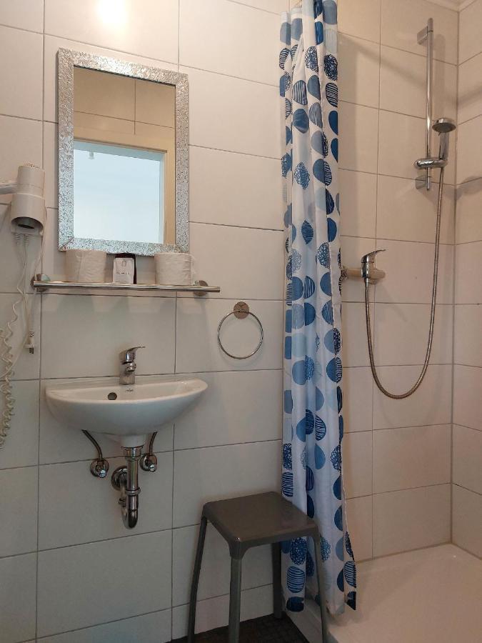 Ricks City Hotel Трир Екстериор снимка