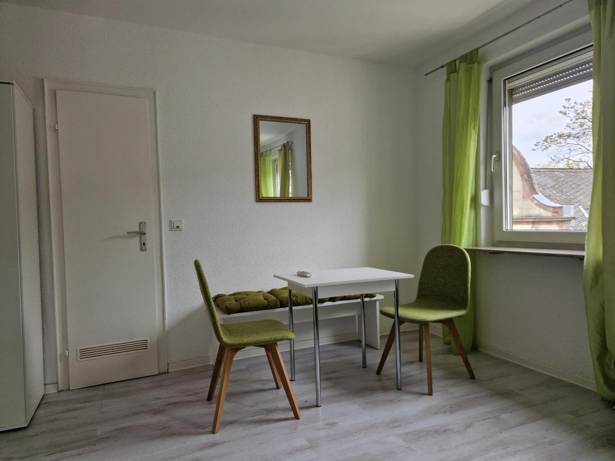 Ricks City Hotel Трир Екстериор снимка