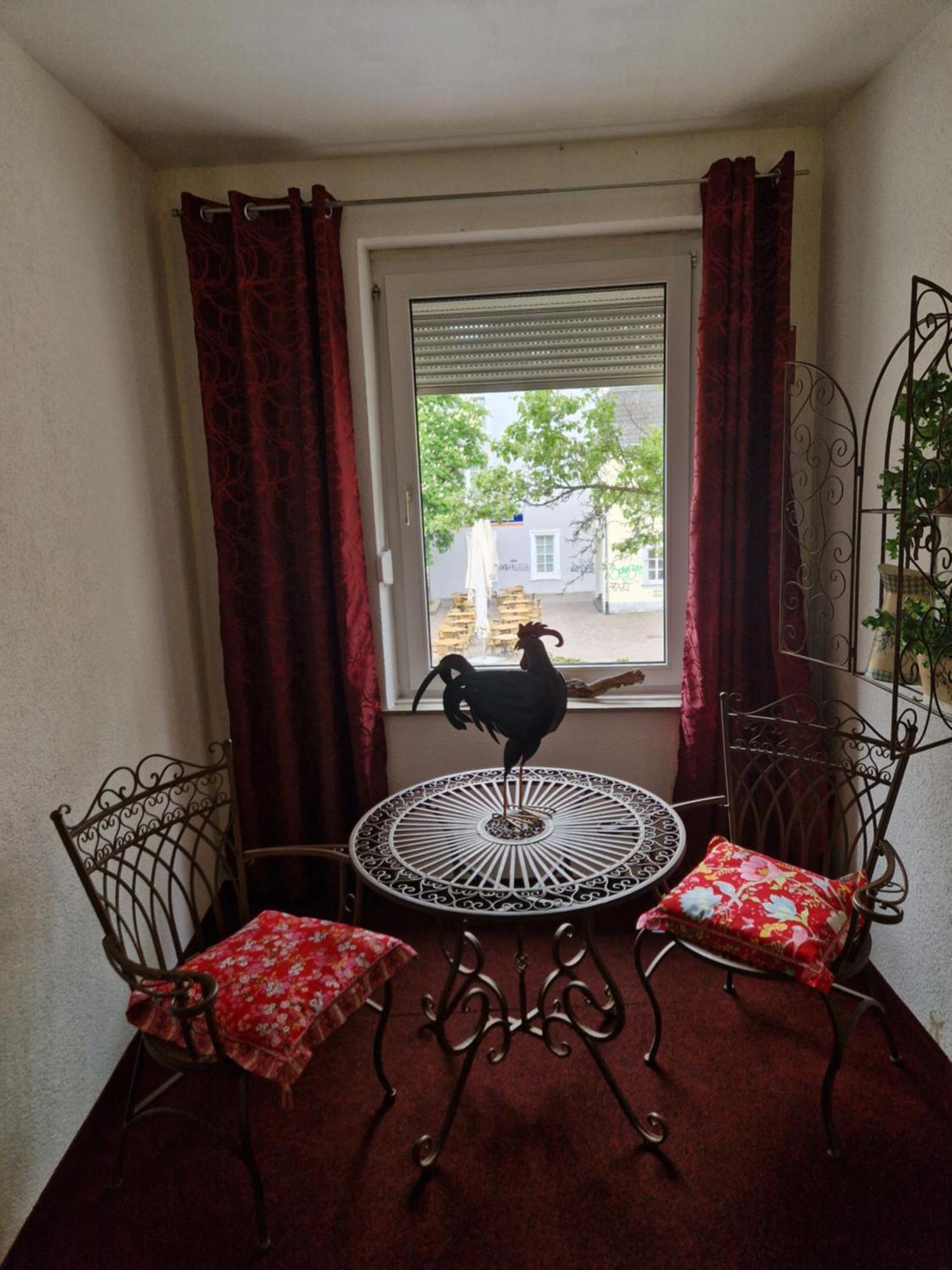 Ricks City Hotel Трир Екстериор снимка