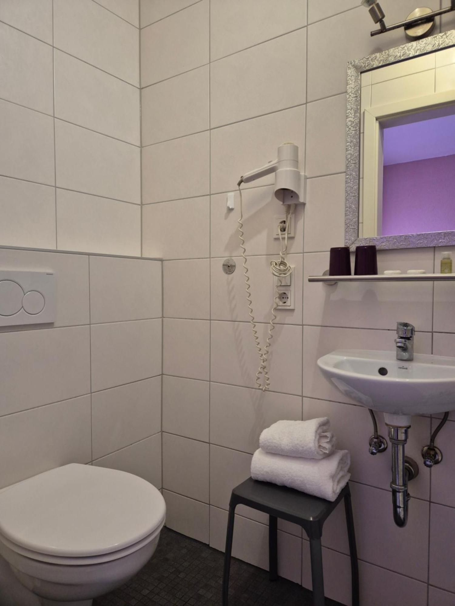 Ricks City Hotel Трир Екстериор снимка