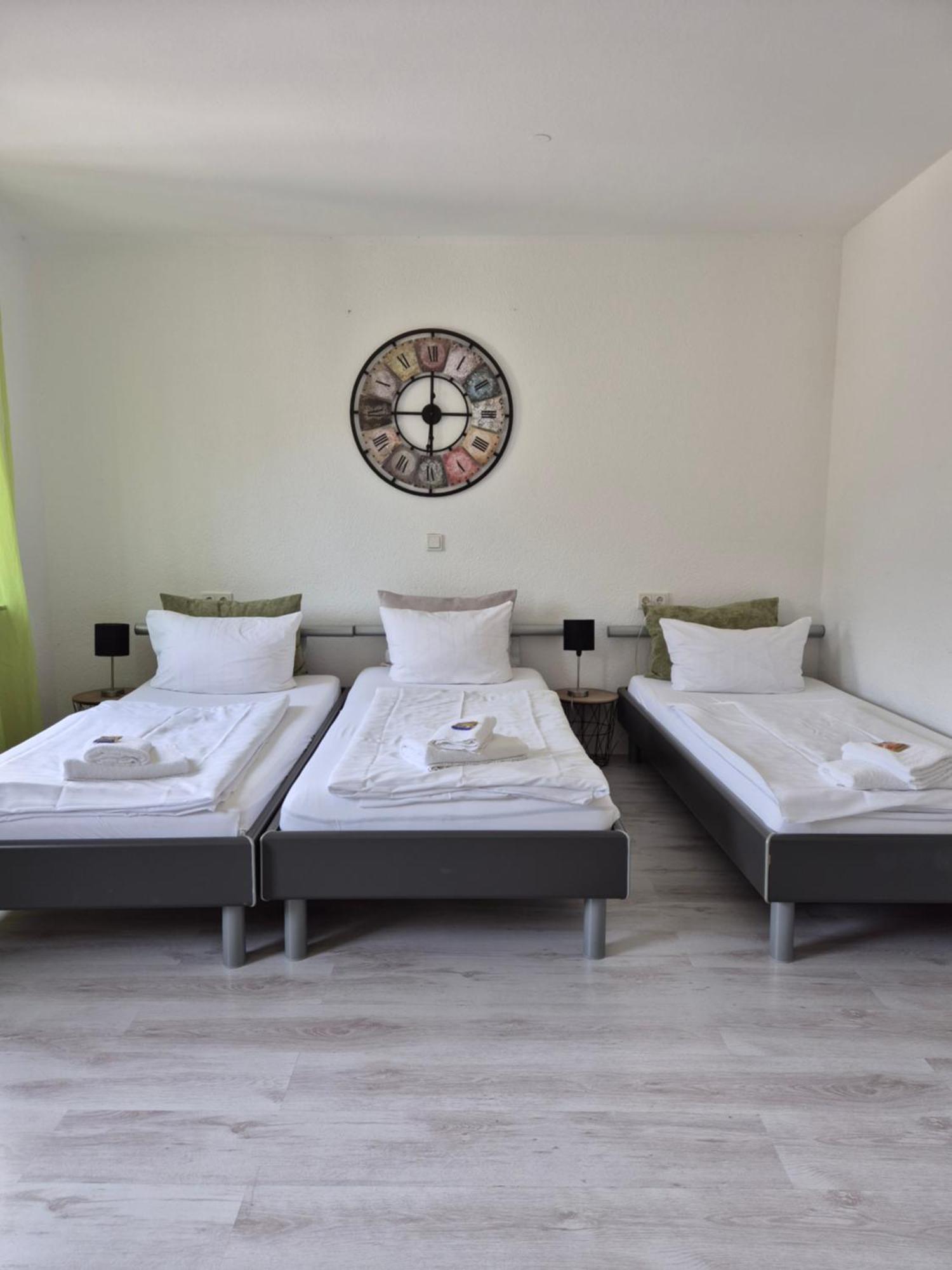 Ricks City Hotel Трир Екстериор снимка