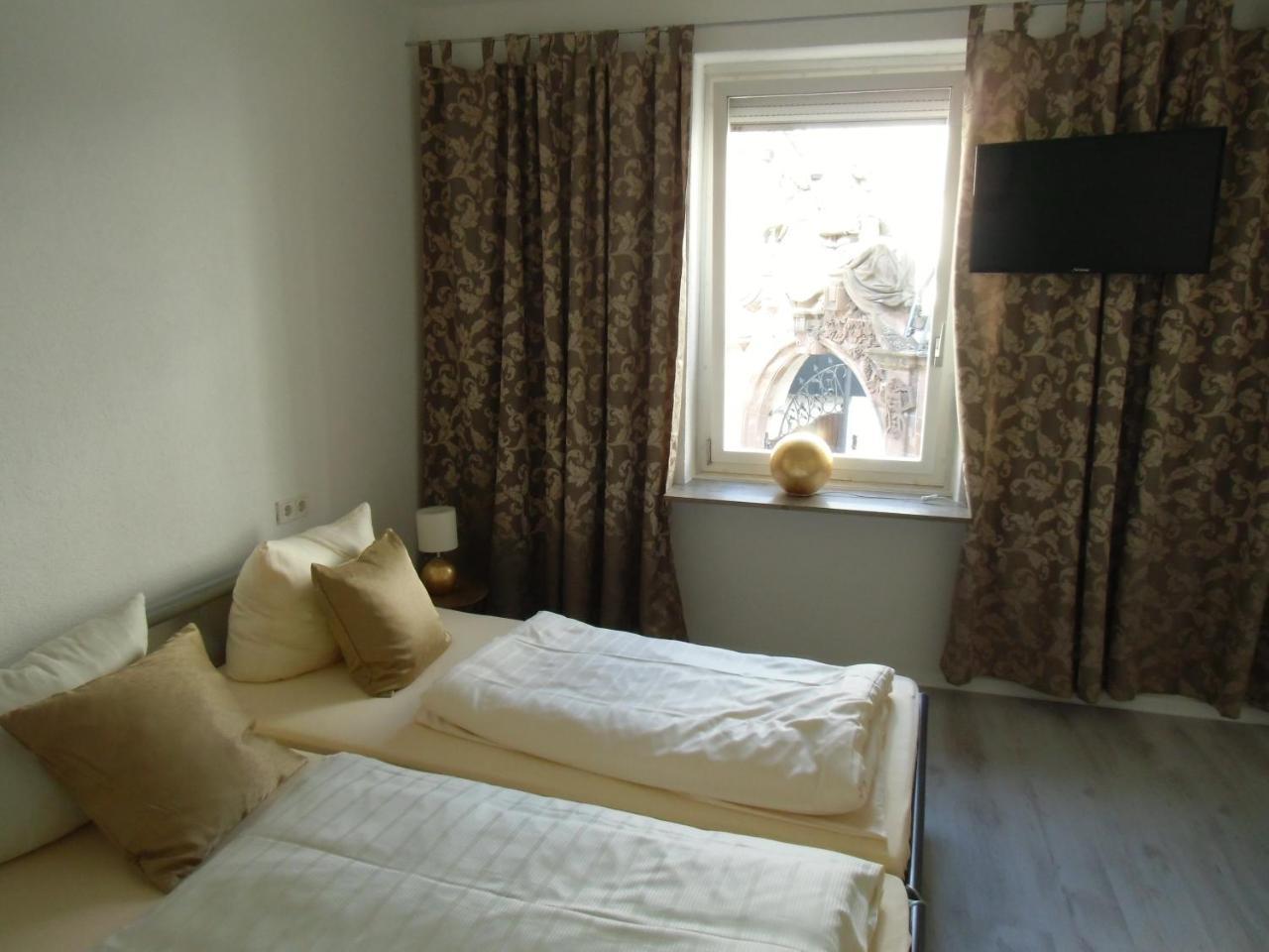 Ricks City Hotel Трир Екстериор снимка